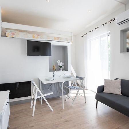 Apartamento Le Partage Des Eaux - 4 Couchages - Hypercentre - Clim - Wifi LʼIsle-sur-la-Sorgue Exterior foto