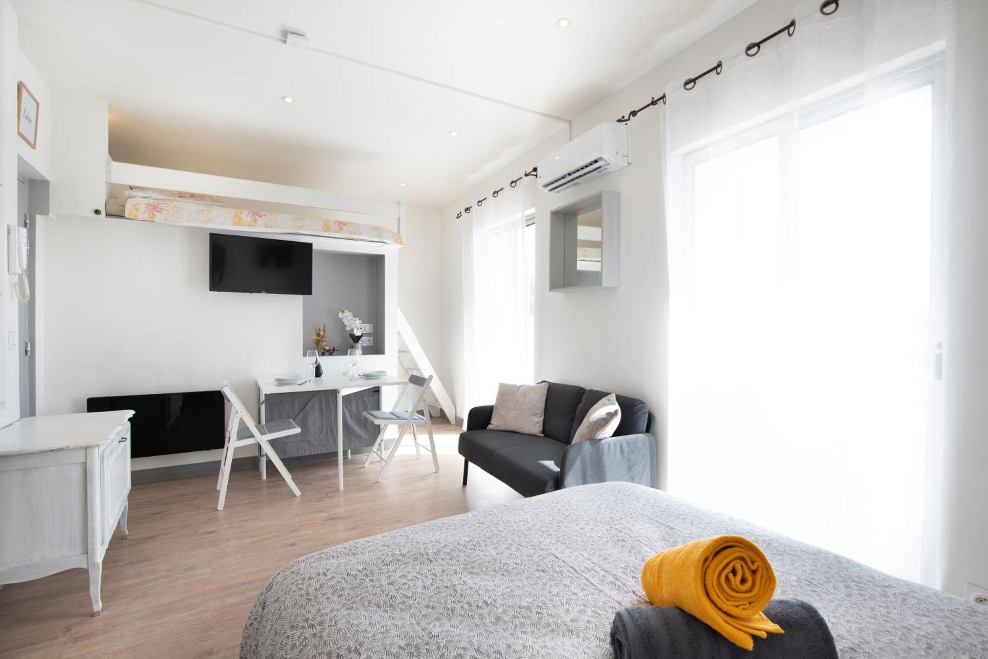 Apartamento Le Partage Des Eaux - 4 Couchages - Hypercentre - Clim - Wifi LʼIsle-sur-la-Sorgue Exterior foto